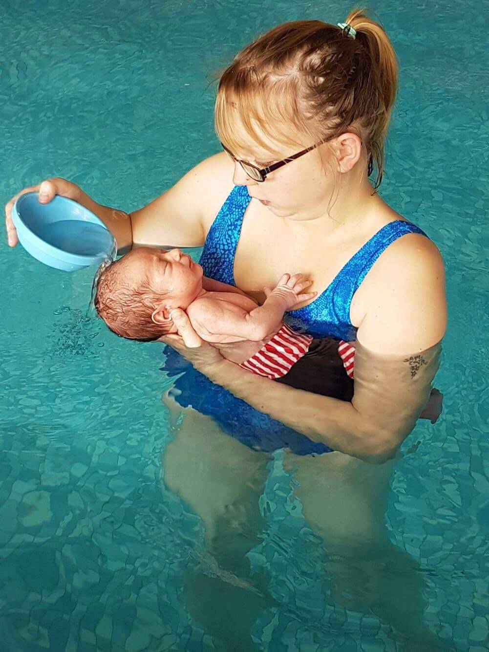 Letts Swim - classes for babies aged 0-6 months